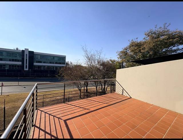 347M² OFFICE TO LET IN MAGALIESSIG